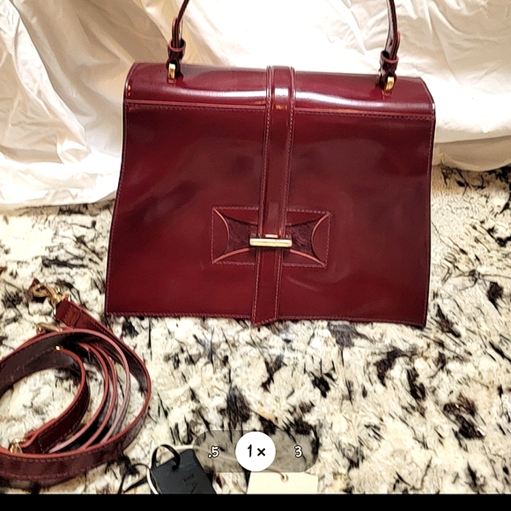 Elegant Iacucci Burgundy Handbag